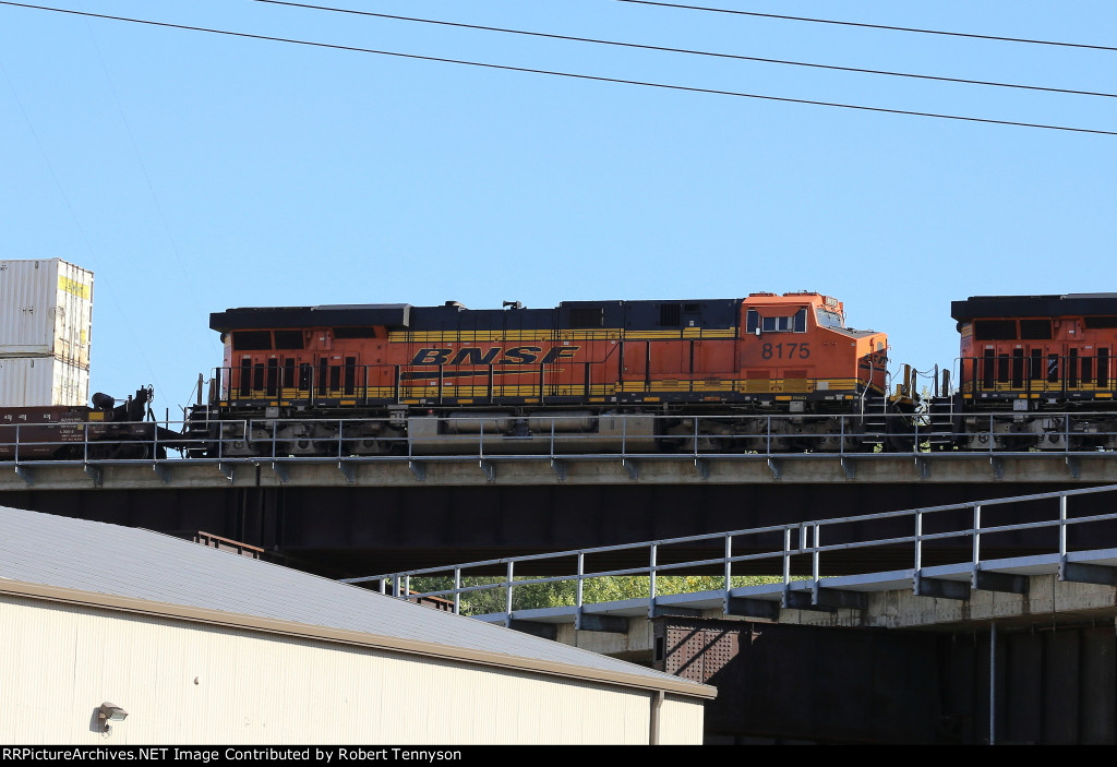 BNSF 8175